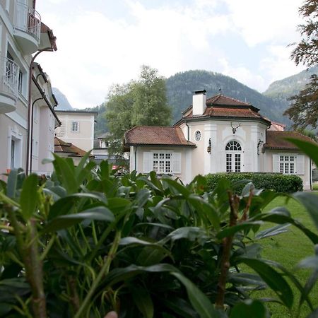 Schloss Kurhotel Strobl Exterior photo